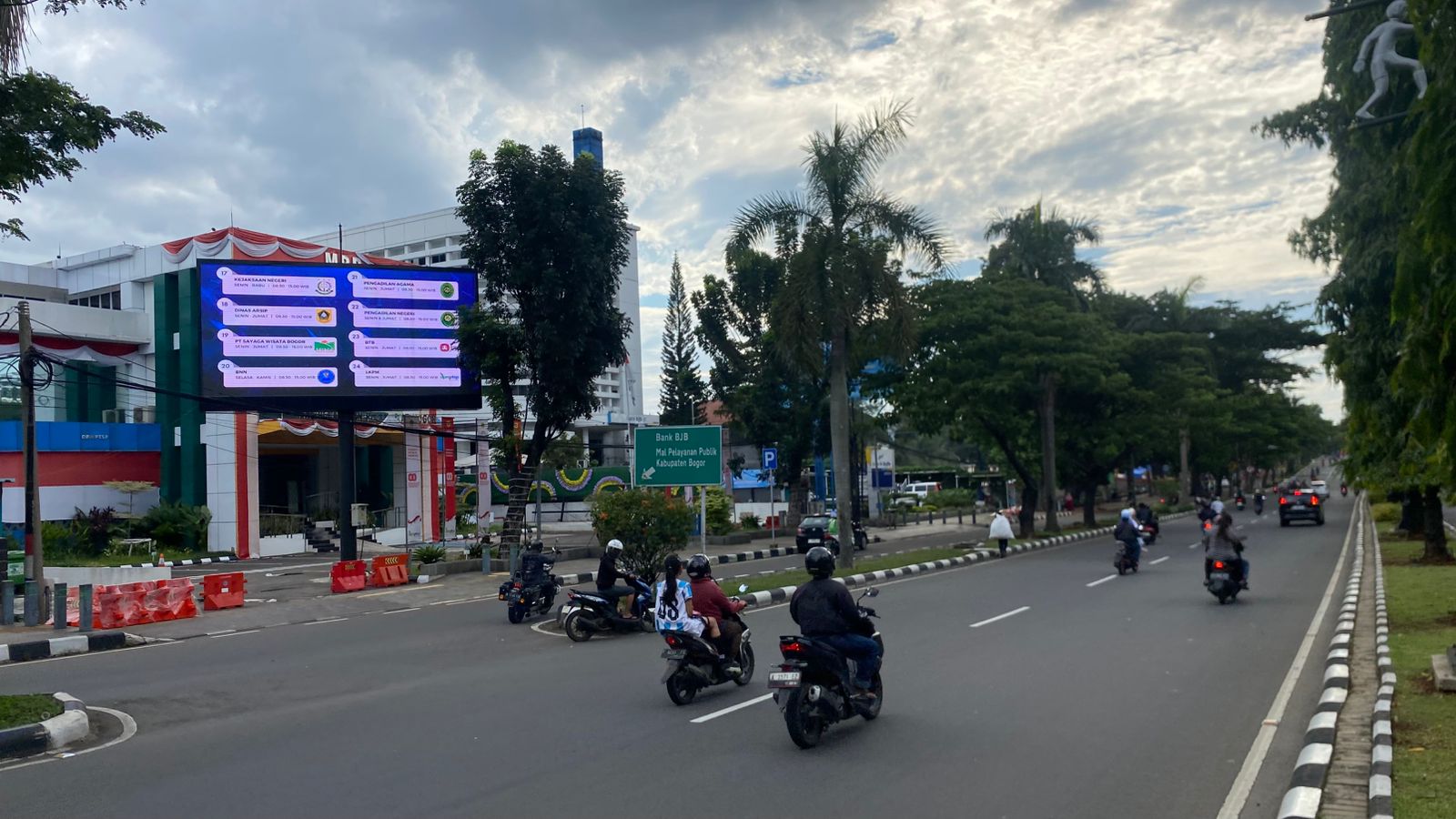Kondisi jalur cepat Jalan Tegar Beriman, Kecamatan Cibinong, Kabupaten Bogor yang akan digunakan sebagai Car Free Day (CFD) 2025, Foto/Istimewa Kondisi jalur cepat Jalan Tegar Beriman, Kecamatan Cibinong, Kabupaten Bogor yang akan digunakan sebagai Car Free Day (CFD) 2025, Foto/Istimewa