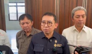 Menteri Kebudayaan, Fadli Zon saat meninjau bumi Ageung Batu Tulis Bogor, Foto/Istimewa Menteri Kebudayaan, Fadli Zon saat meninjau bumi Ageung Batu Tulis Bogor, Foto/Istimewa