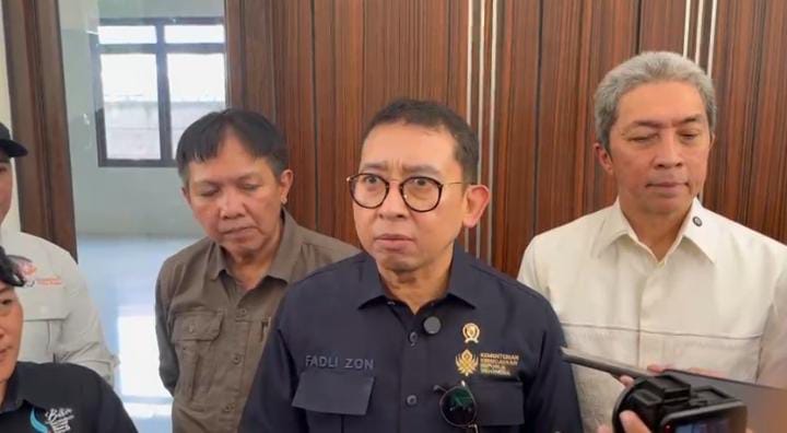 Menteri Kebudayaan, Fadli Zon saat meninjau bumi Ageung Batu Tulis Bogor, Foto/Istimewa Menteri Kebudayaan, Fadli Zon saat meninjau bumi Ageung Batu Tulis Bogor, Foto/Istimewa