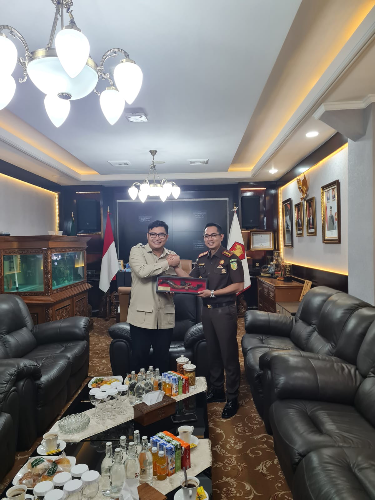 etua Dewan Perwakilan Rakyat Daerah (DPRD) Kabupaten Bogor, Sastra Winara, menerima kunjungan Kepala Kejaksaan Negeri (Kajari) Kabupaten Bogor, Denny Achmad,, Foto/Istimewa