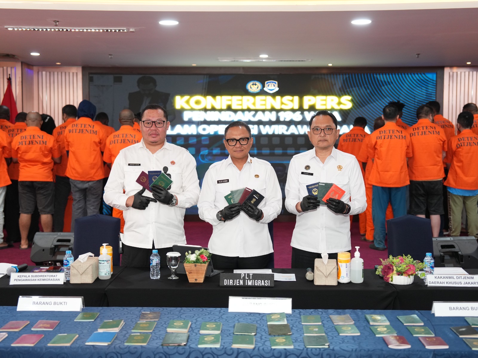 Direktorat Jenderal (Ditjen) Imigrasi menindak 196 warga negara asing (WNA) yang melanggar izin keimigrasian dalam Operasi Wirawaspada yang digelar selama tiga hari, 3–5 Oktober 2025, Foto/Istimewa