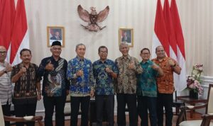 Wali Kota Bogor, Dedie A Rachim saat berfoto bersama forum Koperasi Merah Putih foto/Istimewa