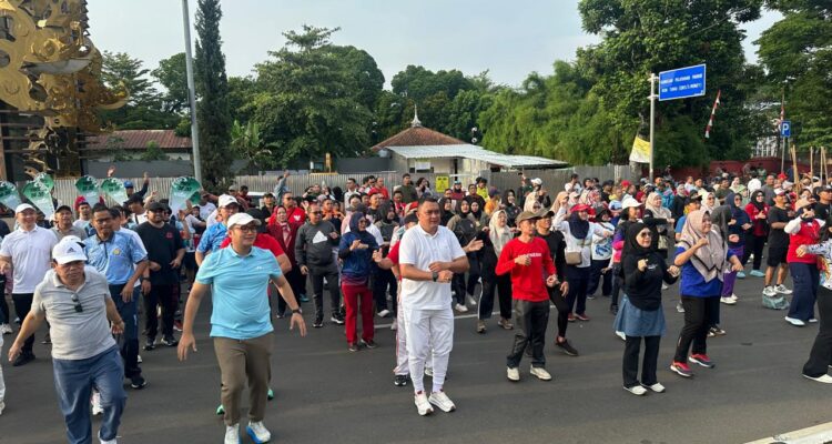 Bupati Bogor bersama Ketua DPRD saat berolahraga di Car Free Day di Jalan Raya Pemda, foto/Istimewa