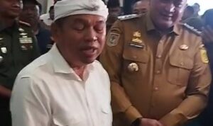 Gubernur Jawa Barat Dedi Mulyadi saat saat menghadiri pemberian BLT sebagai kompensasi penutupan tambang di wilayah Kabupaten Bogor, Foto/Istimewa