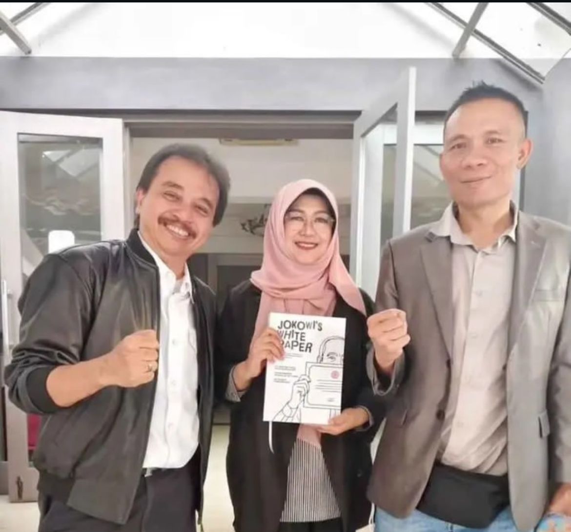 Foto bersama Roy Suryo, Dr Tifa dan Rismon Sianipar, Foto/Indopolitika di Instagram Foto bersama Roy Suryo, Dr Tifa dan Rismon Sianipar, Foto/Indopolitika di Instagram