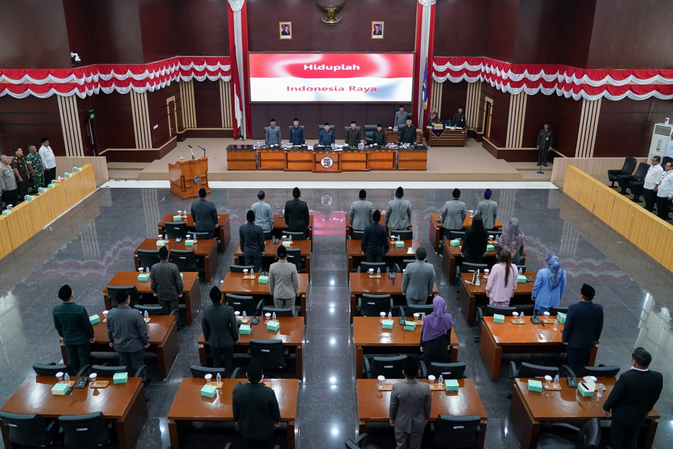 Ketua DPRD Kota Bogor, Adityawarman bersama Wali Kota Bogor, Dedie A Rachim saat melaksanakan rapat paripurna, Foto/Setwan DPRD Kota Bogor
