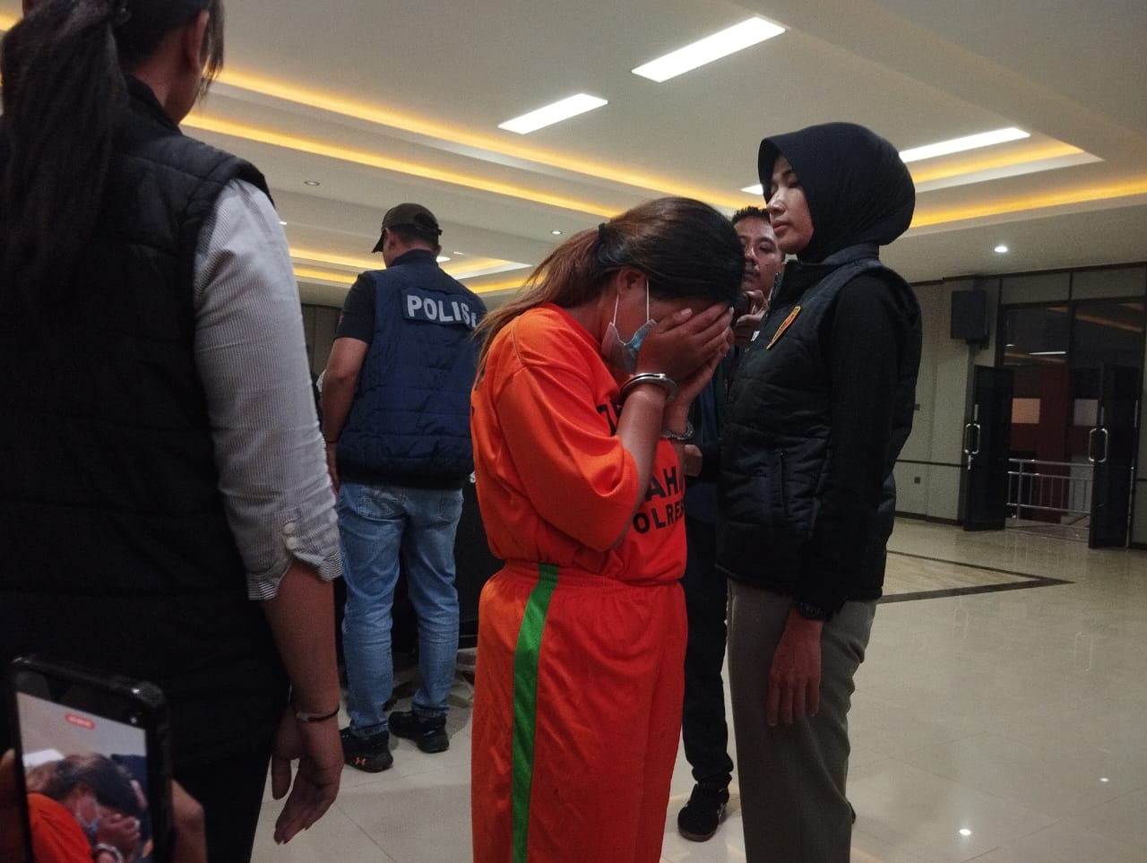 NAF (32) pelaku pembunuhan terhadap wanita berusia 59 di Cisarua Bogor, Foto/Istimewa NAF (32) pelaku pembunuhan terhadap wanita berusia 59 di Cisarua Bogor, Foto/Istimewa