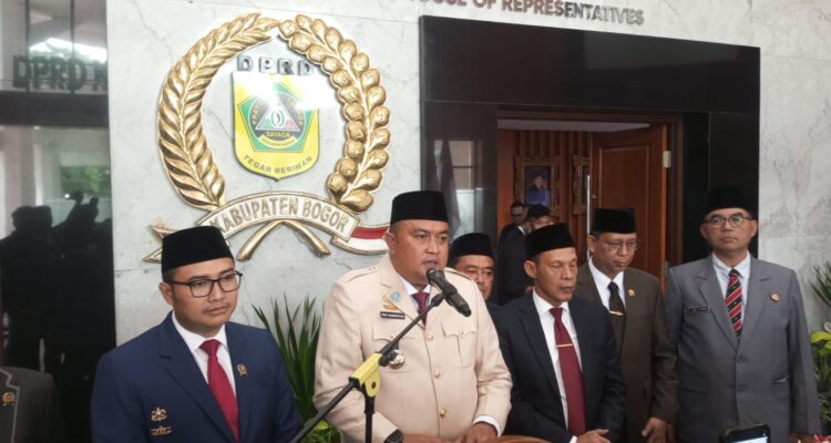 Bupati Bogor, Rudi Susmanto bersama Wakil Bupati Bogor, Jaro Ade, Sekda, Ajat dan Ketua DPRD Kabupaten Bogor, Foto/Istimewa