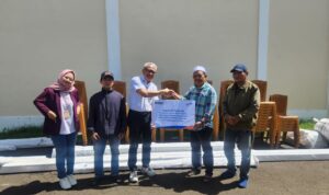 BRI Branch Office Bogor Pajajaran kembali menunjukkan komitmennya dalam mendukung aktivitas sosial masyarakat dengan menyalurkan bantuan sarana dan prasarana di RW 02, Desa Cilember, Foto/Istimewa BRI Branch Office Bogor Pajajaran kembali menunjukkan komitmennya dalam mendukung aktivitas sosial masyarakat dengan menyalurkan bantuan sarana dan prasarana di RW 02, Desa Cilember, Foto/Istimewa