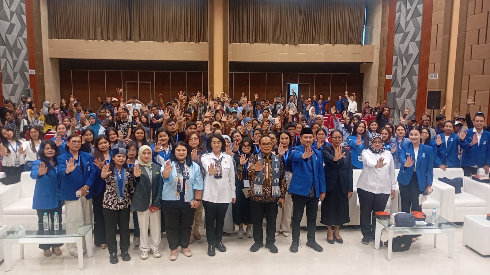 DPP GAMKI bersama Kementerian Komunikasi dan Digital (Komdigi) menggelar Konsultasi Nasional & Pelatihan Fasilitator Perempuan, Foto/Istimewa DPP GAMKI bersama Kementerian Komunikasi dan Digital (Komdigi) menggelar Konsultasi Nasional & Pelatihan Fasilitator Perempuan, Foto/Istimewa