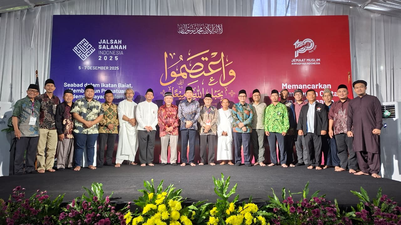 Foto bersama Jalsah Salanah Muslim Ahmadiyah Indonesia tahun 2025 , Foto/Istimewa Foto bersama Jalsah Salanah Muslim Ahmadiyah Indonesia tahun 2025 , Foto/Istimewa