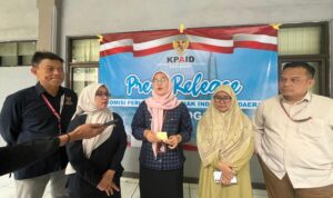 Ketua dan Pengurus KPAID Kota Bogor menggelar konferensi pers melaporkan angka kekerasan terhadap anak, Foto/Adi Wirman