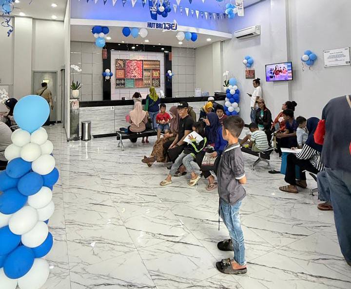 Suasana Bekasi Harapan Indah (HI) melayani penyaluran Program Indonesia Pintar (PIP), Foto/Istimewa Suasana Bekasi Harapan Indah (HI) melayani penyaluran Program Indonesia Pintar (PIP), Foto/Istimewa