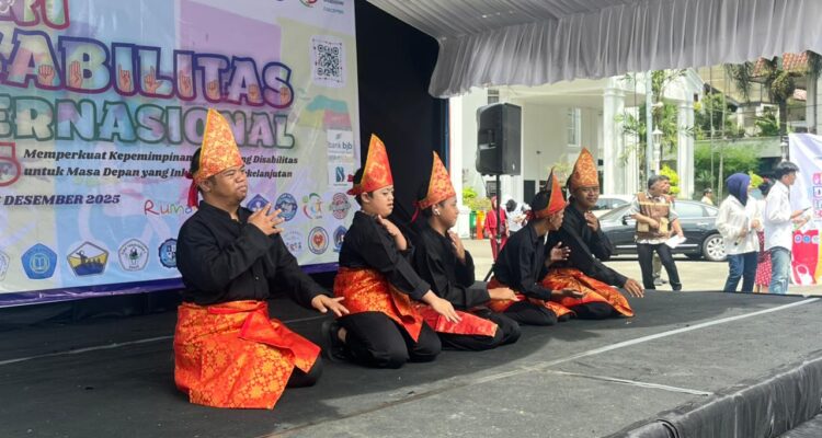 Para Penyadang disabilitas saat ikut memeriahkan hari disabilitas 2025,Foto/Adi Wirman