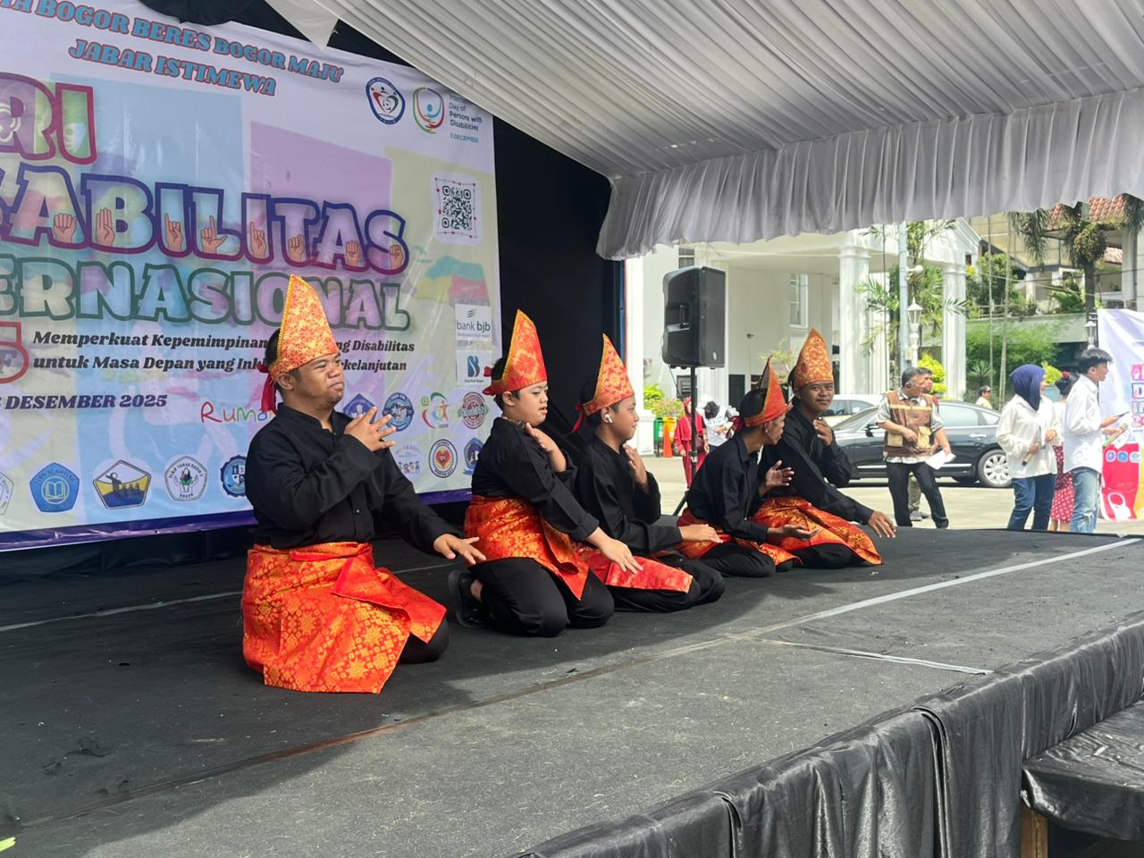 Para Penyadang disabilitas saat ikut memeriahkan hari disabilitas 2025,Foto/Adi Wirman Para Penyadang disabilitas saat ikut memeriahkan hari disabilitas 2025,Foto/Adi Wirman