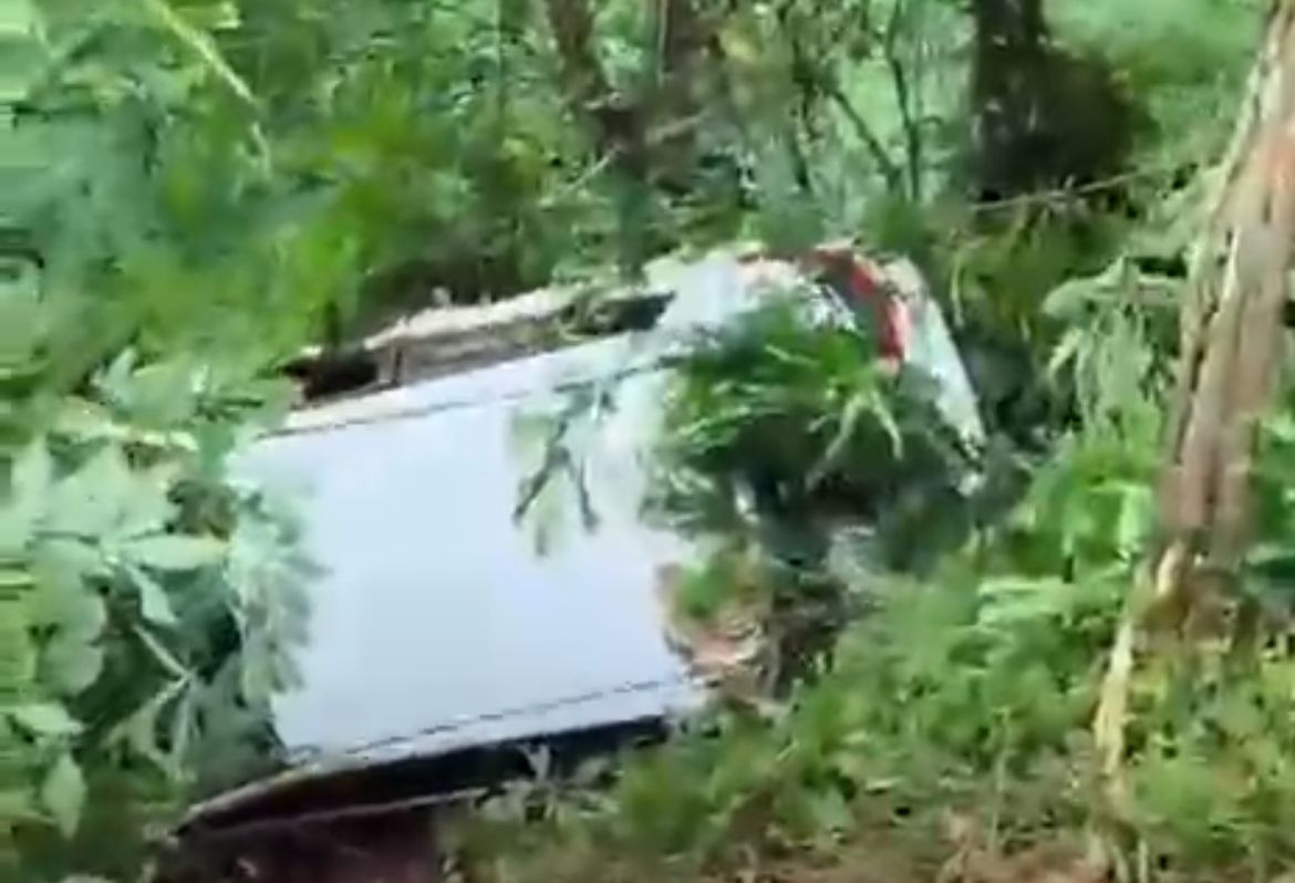 kondisi mobil terjun ke jurang di Megamendung Puncak Bogor, Foto, Istimewa kondisi mobil terjun ke jurang di Megamendung Puncak Bogor, Foto, Istimewa