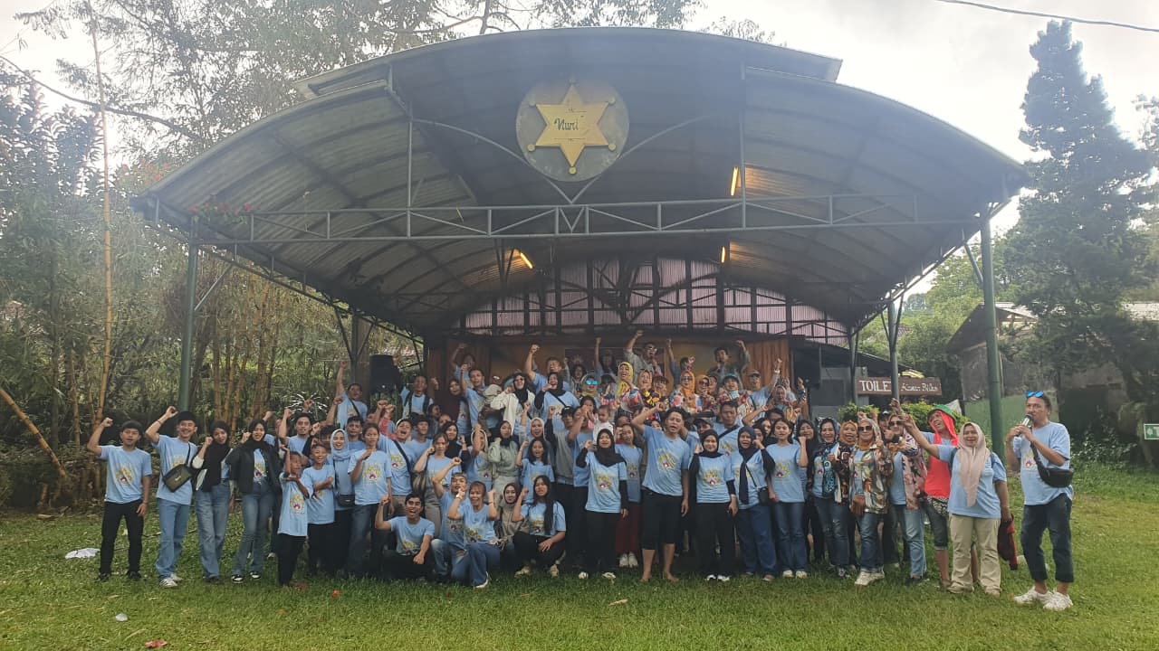 Foto Bersama Atha Prima Abadi Katering saat melaksanakan Family Gatherng, Foto/Istimewa
