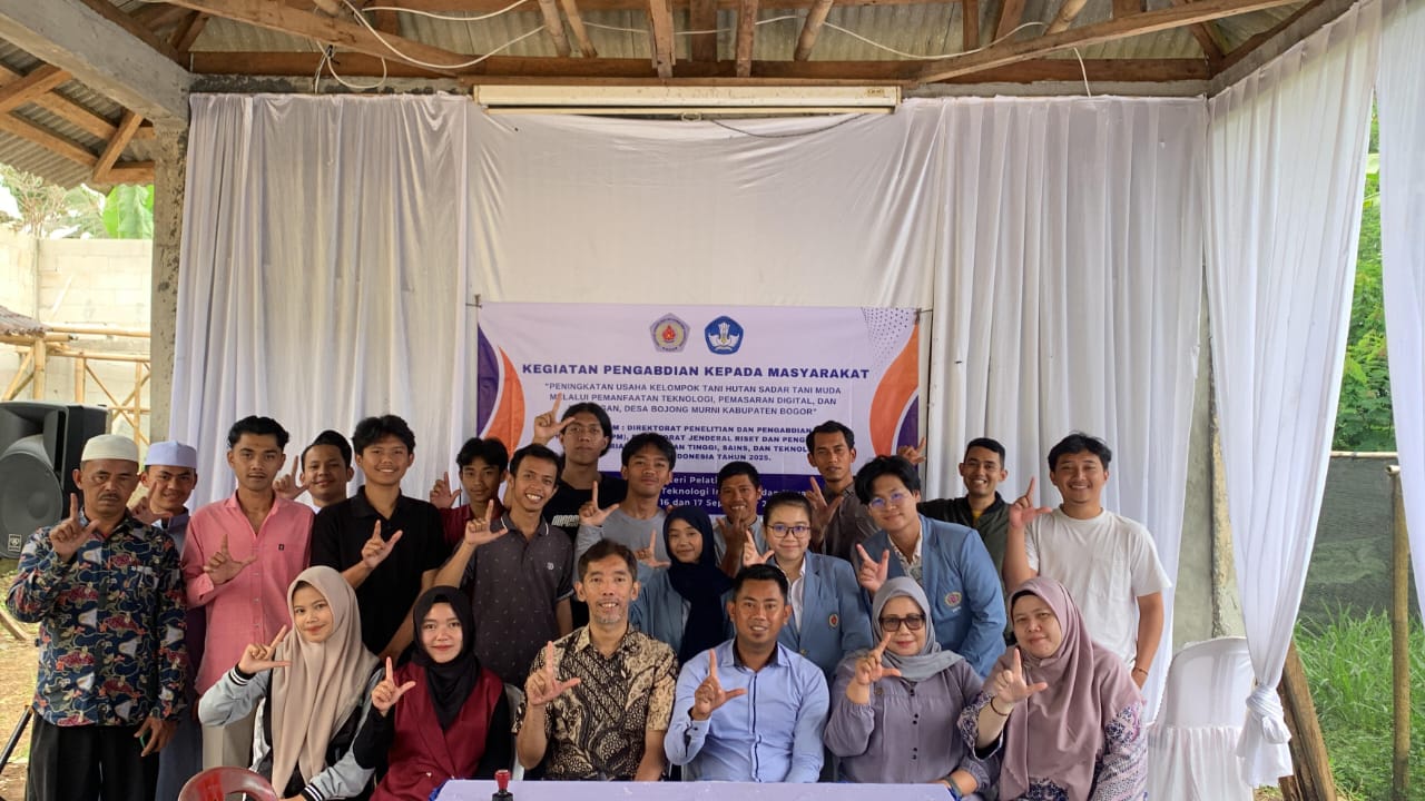 Institut Bisnis dan Informatika (IBI) Kesatuan Bogor saat melaksanakan Program Pengabdian kepada Masyarakat (PKM) bersama Kelompok Tani Hutan (KTH) Sadar Tani Muda