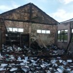 Kondisi ruang arsip MI Islamiyah di Sukasari setelah kebakaran Sabtu dini hari (25/10/2025) sekitar pukul 03:52 WIB, api diduga korsleting listrik hingga menghanguskan buku dan perabot., Foto/Isrimewa