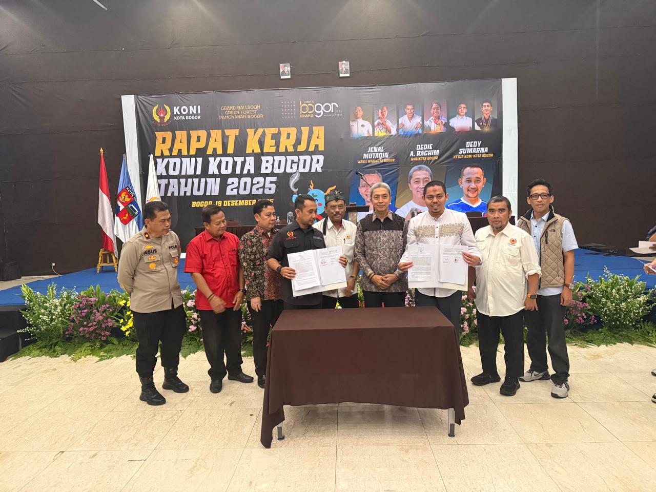 Foto bersama Wali Kota Bogor, Dedie A Rachim saat rapar kerja Koni Kota Bogor, Foto/Humas Koni Kota Bogor