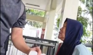 Seorang nenek yang tidak memiliki QRIS ditolak saat hendak melakukan pembayaran tunai di Gerai Roti O Jakarta, Foto/Instagram