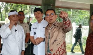 Menteri Kebudayaan, Fadli Zon bersama Wali Kota Bogor, Dedie A Rachim dan Sekda Jawa Barat Herman Suryatman saat meresmikan Revitalisasi Prasasti Batu Tulis, Foto/Istimewa