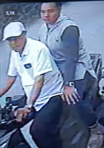 Para pelaku pencurian motor terekam di CCTV, Foto/Istimewa Para pelaku pencurian motor terekam di CCTV, Foto/Istimewa