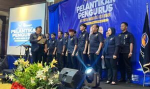 Ketua DPD NasDem Kota Bogor, Beninu Argoebie saat melantik pengurus Ketua DPC Nasdem Kota Bogor, Foto/Adi Wirman Ketua DPD NasDem Kota Bogor, Beninu Argoebie saat melantik pengurus Ketua DPC Nasdem Kota Bogor, Foto/Adi Wirman