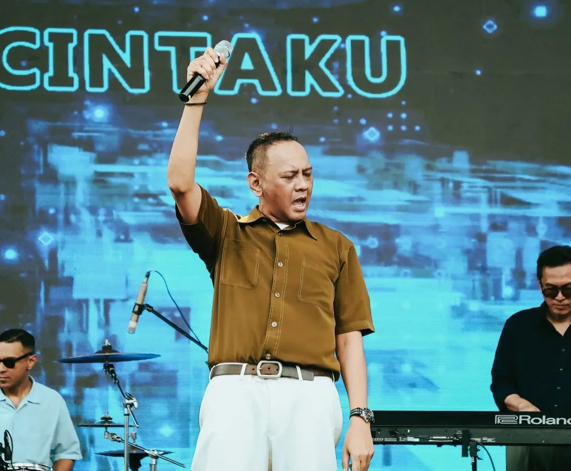 Lucky Widja, vokalis ikonik dari grup band Element,Foto/Instagram Lucky Widja Lucky Widja, vokalis ikonik dari grup band Element,Foto/Instagram Lucky Widja