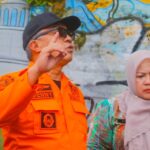 Sekrestaris Daerah Kota Bogor, Deny Mulyadi saat meninjau jalan Danasasmita yang ,mengalami keretakan, Foto/Diskominfo Kota Bogor