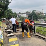 Kondisi terkini Jalan Dana Sasmita yang alami keretakan, Foto/Adi Wirman
