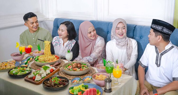 Para Pengunjung Bigland Hotel saat menikmati menu makanan yang akan disajikan saat bulan suci ramadan 2026, Foto/Isitmewa
