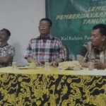 Camat Tanah Sareal bersama Lurah Kebon Pedes dan muspika dan para RW saat membahas Pemilihan Ketua RW, Foto/Isitmewa