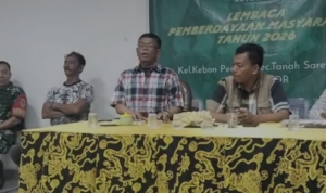 Camat Tanah Sareal bersama Lurah Kebon Pedes dan muspika dan para RW saat membahas Pemilihan Ketua RW, Foto/Isitmewa