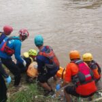 BPBD Kota Bogor berhasil mengevakausi Maulana yang diduga loncat di Jembatan Loji Sunagi Cisadane, Foto/Isitimewa