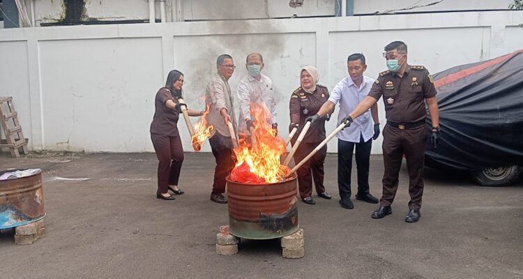 Kejaksaan Negeri Kota Bogor Pemusnahan barang bukti yang sudah berkekuatan hukum tetap, Foto/Isitimewa