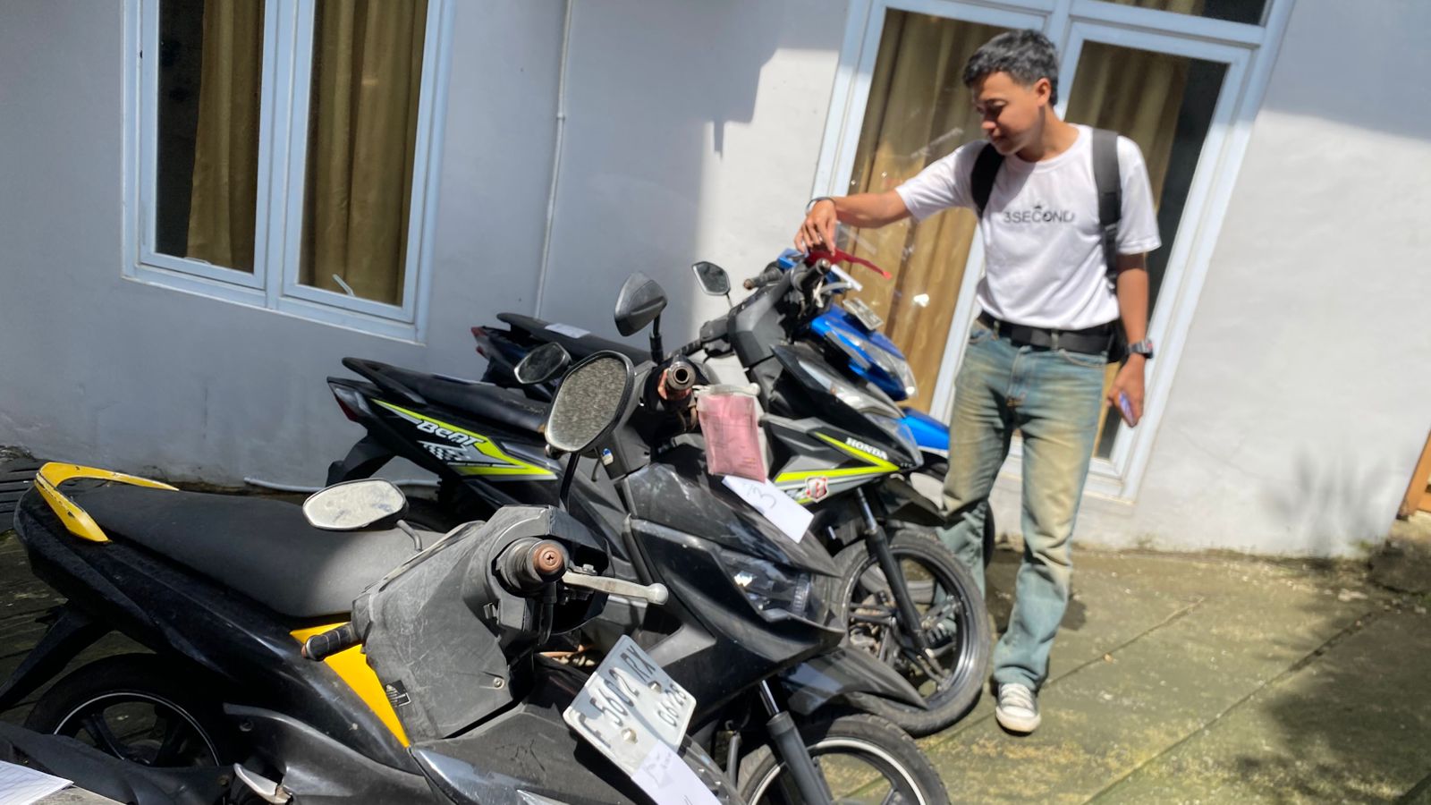 Beberapa barang ,motor yang dilelang oleh Kejakasaan Negeri Kabupaten Bogor, Foto/Isitimewa