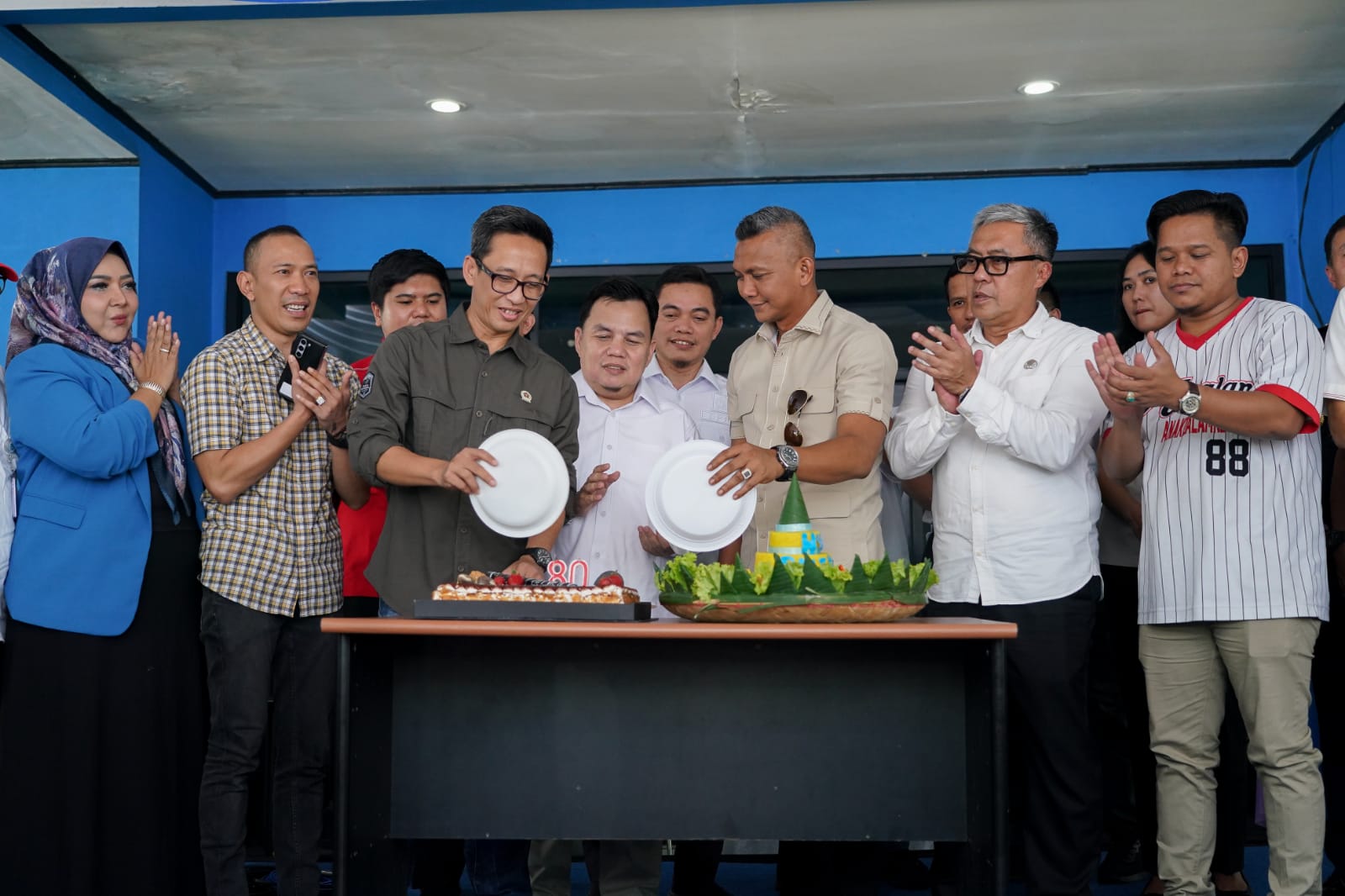 Ketua PWI dan Wakil Wali Kota Bogor bersama pimpinan DPRD Kota Bogor saat merayakan Hut PPWI dan Hari Pers Nasional, Foto/ Istimewa