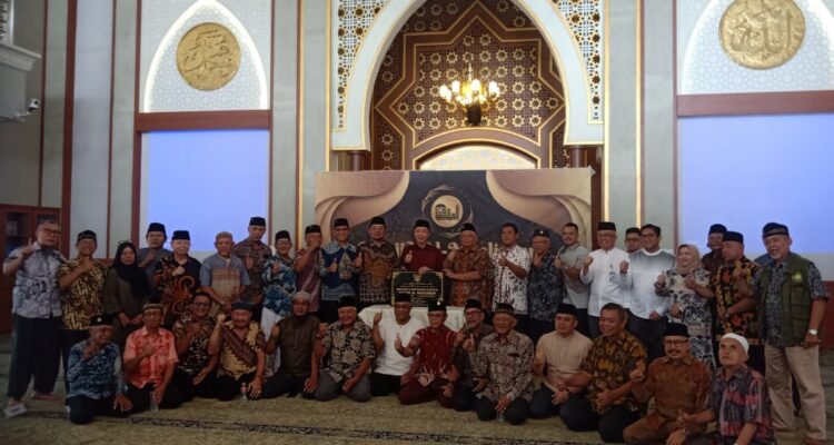 Wali Kota Bogor saat meresmiksn hasil renovasi Masjid Al-Muslimun, Foto/Isitmewa