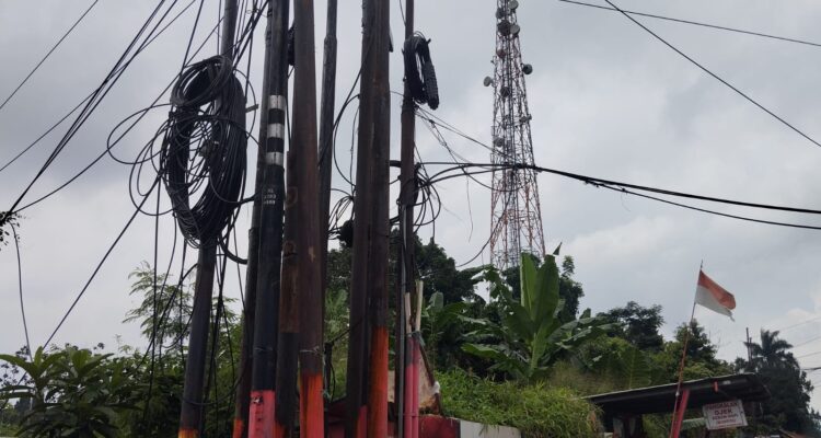 Kondisi kabel semrawut di Kabupaten Bogor, Foto/Isitimewa