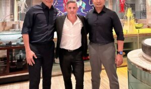 Foto bersama Nova Arianto bersama Pelatih Timnas Indonesia, John Herdman, Foto/Instagram Nova Arianto