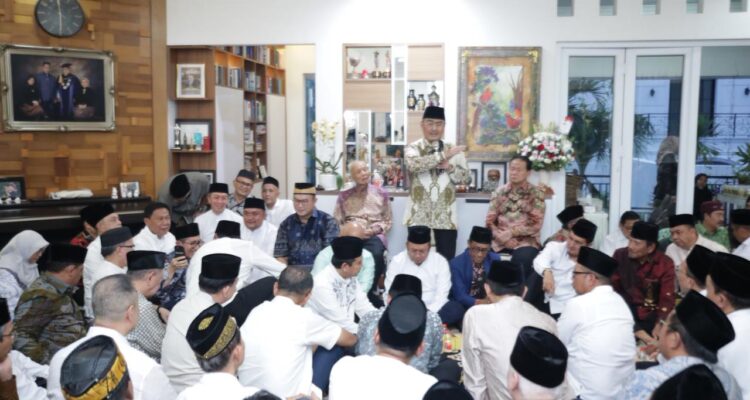 Bupati Bogor, Rudy Susmnato saat menghadiri silaturahmi sekaligus berbuka puasa bersama Ikatan Cendekiawan Muslim se-Indonesia (ICMI), Foto/Dislominfo Kabupaten Bogor