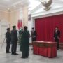 Wali Kota Bogor, Dedie A. Rachim, melantik dua direksi baru Perumda Tirta Pakuan Kota Bogor di Aula Sri Bima, Balaikota Bogor, Jumat (27/3/2026), Foto/Maya Melania