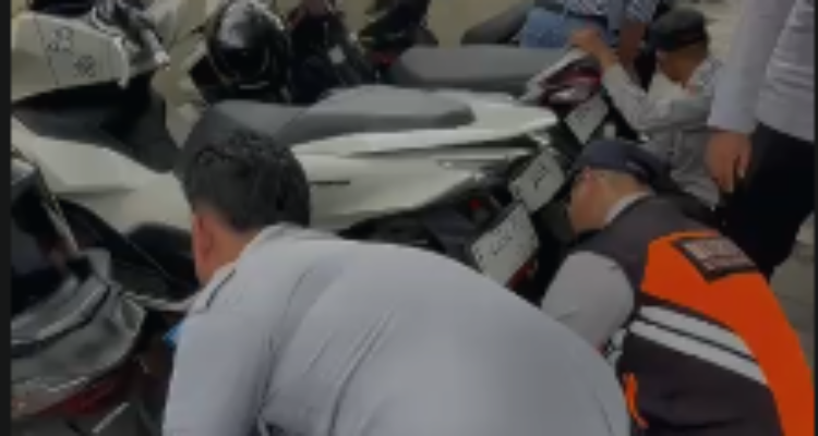 Dishub Kota Bogor sedang melakukan penertiban terhadap parkir liar fdi Jalan Juanda, deoan Kantor KPP samping BTM, Foto/Isitmewa