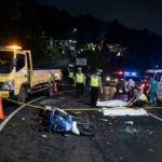 Gambar ilustrasi Sepeda motor tarak truk himgga 2 mahasiswa tewas di Puncak Bogor, Foto/Gemini Ai