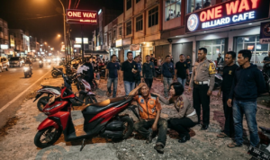 Gambar Ilustrasi Aksi pencurian sepeda motor di halaman parkir Cafe Billiard One Way, Jalan Merdeka, Kota Bogor,, Foto/Gemini AI