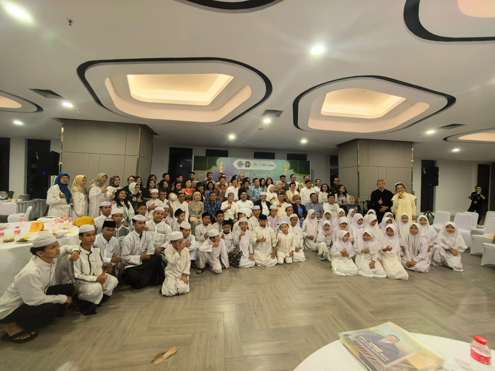Alumni USU Jabodetabek Peduli (AUJP) kembali menggelar kegiatan sosial tahunan berupa buka puasa bersama anak yatim di NT Tower, Pulomas, Jakarta pada Rabu (11/3/2026), kemarin, Foto/Istimewa