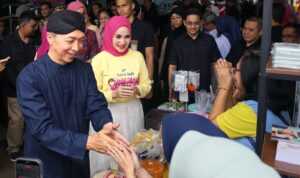 Wali Kota Bogor, Dedie A Rachim bersama Yantie Rachim saat menghadiri Balkot Ramadan Fest 2026, Foto/Diskominfo Kota Bogor Wali Kota Bogor, Dedie A Rachim bersama Yantie Rachim saat menghadiri Balkot Ramadan Fest 2026, Foto/Diskominfo Kota Bogor