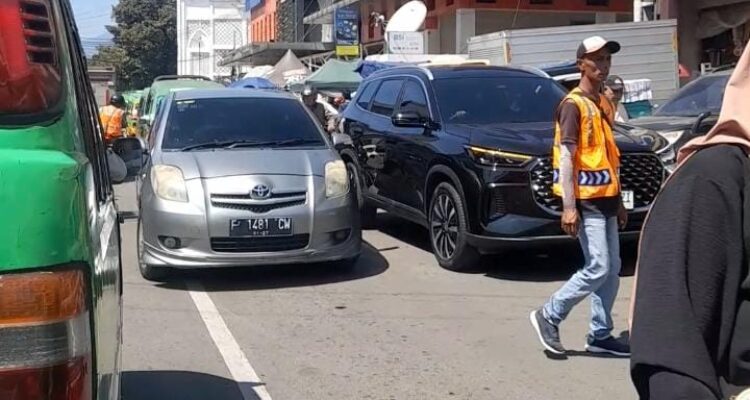 Kondisi parkir semrawut di Pasar Anyar Bogor yang alami kemacetan parah, Foto/Istimewa