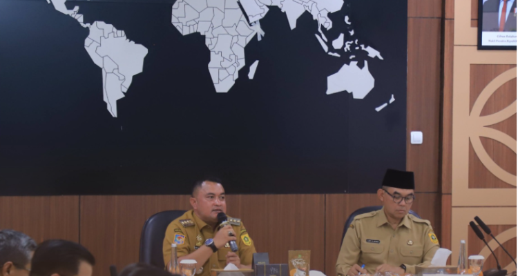 Bupati Bogor bersama Sekda Ajat Jatnika, Foto/Diskominfo Kabupaten Bogor